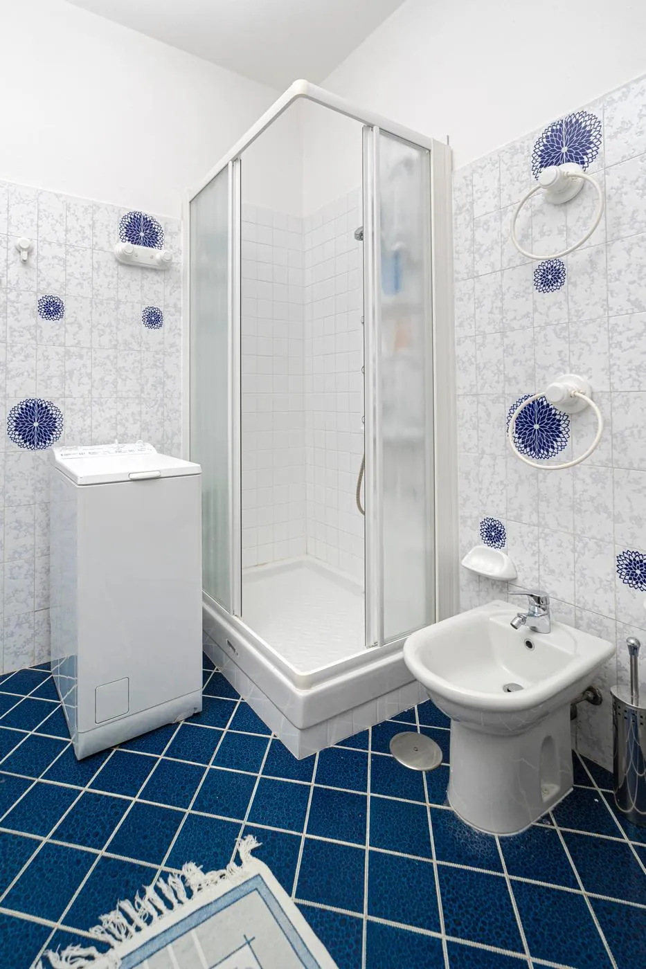 First bathroom detail