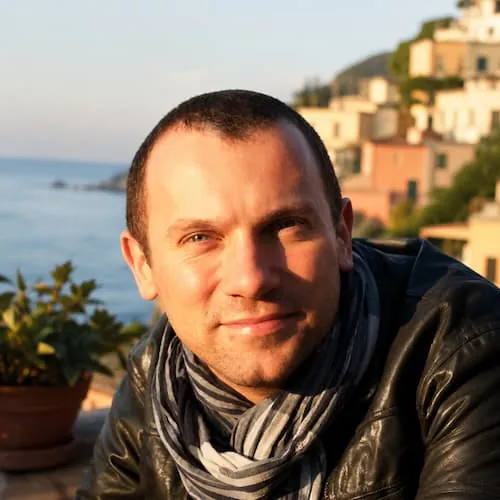 Michele, host of La Nave Riomaggiore